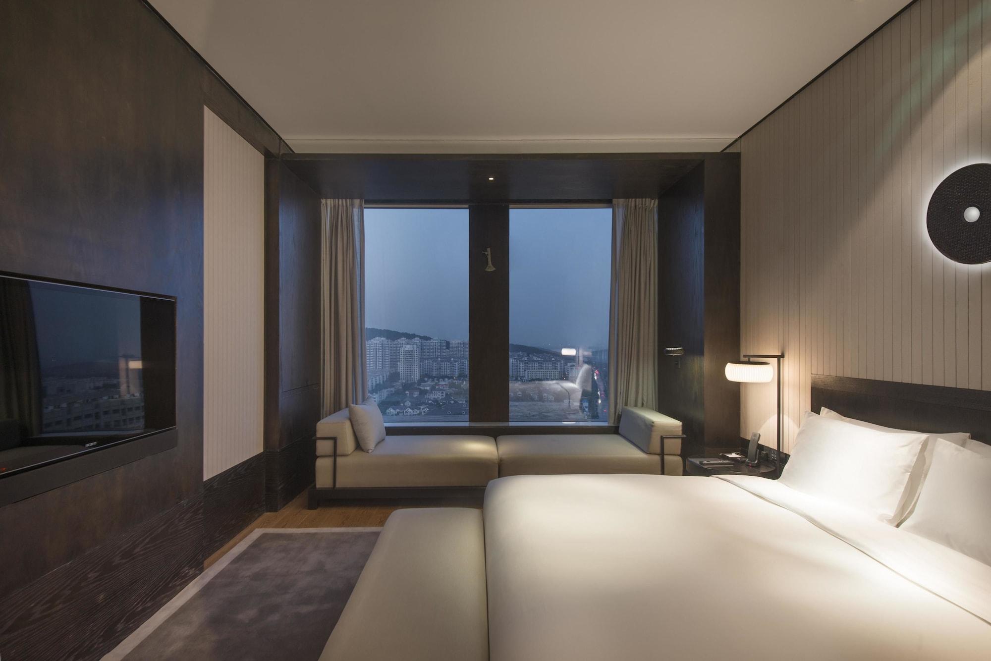 Hyatt Regency Wuhan Optics Valley Экстерьер фото