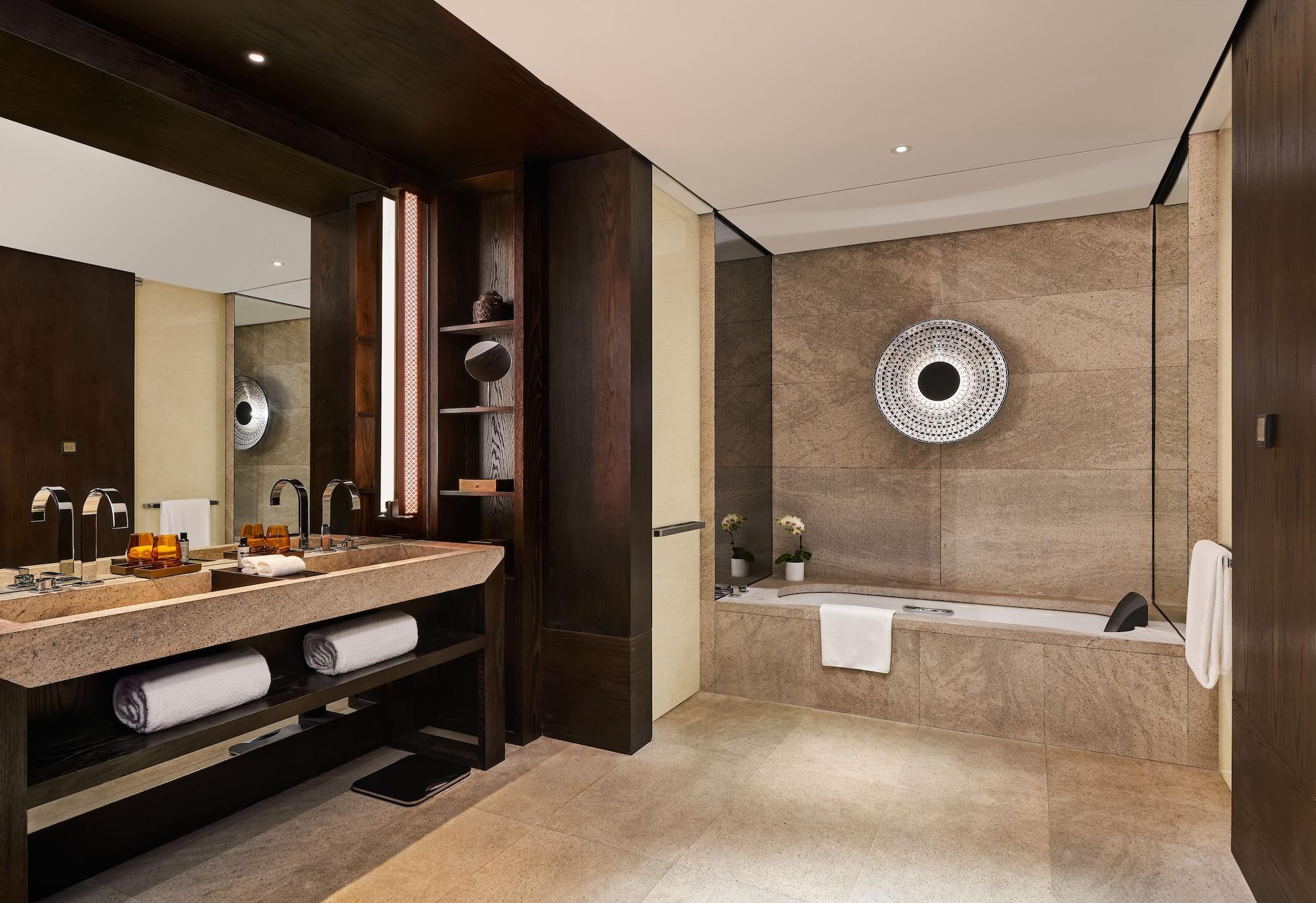 Hyatt Regency Wuhan Optics Valley Экстерьер фото