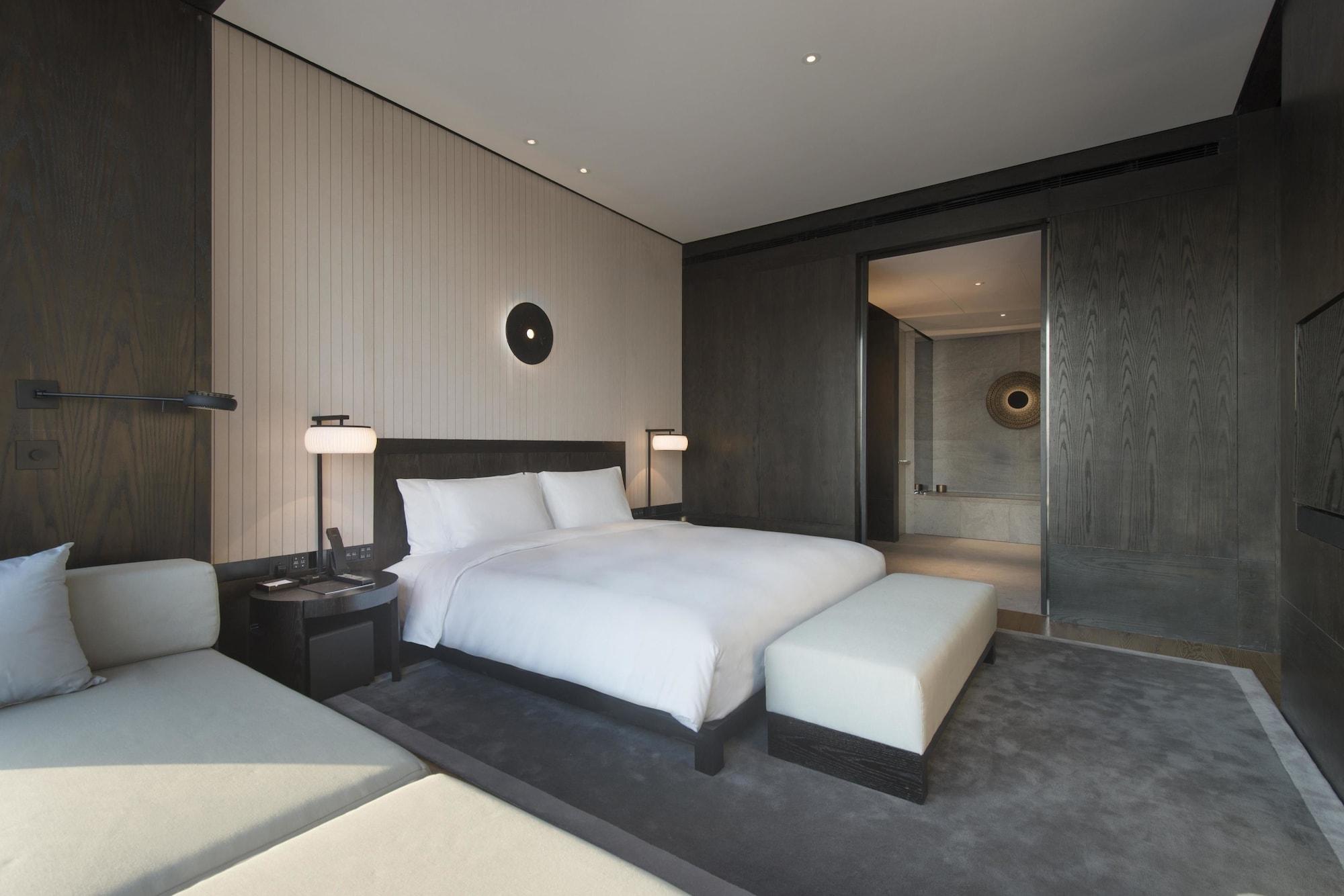 Hyatt Regency Wuhan Optics Valley Экстерьер фото