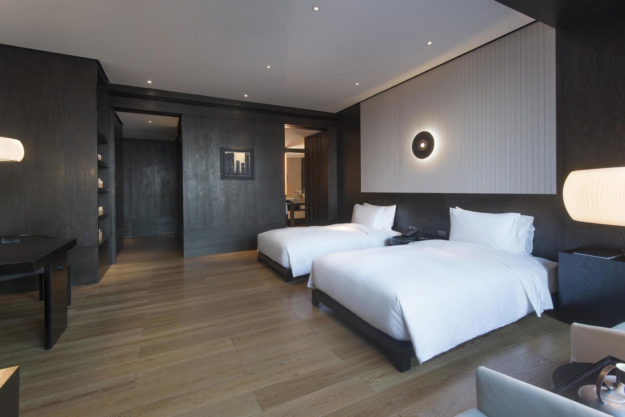 Hyatt Regency Wuhan Optics Valley Экстерьер фото