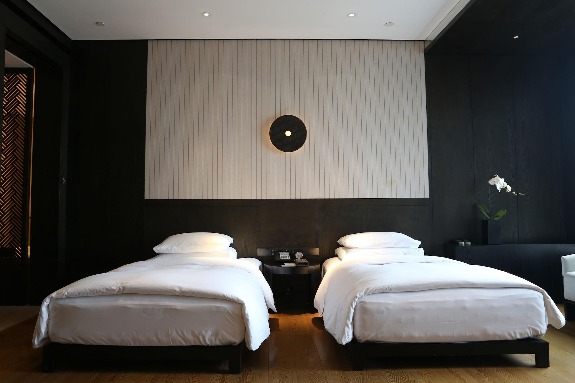 Hyatt Regency Wuhan Optics Valley Экстерьер фото