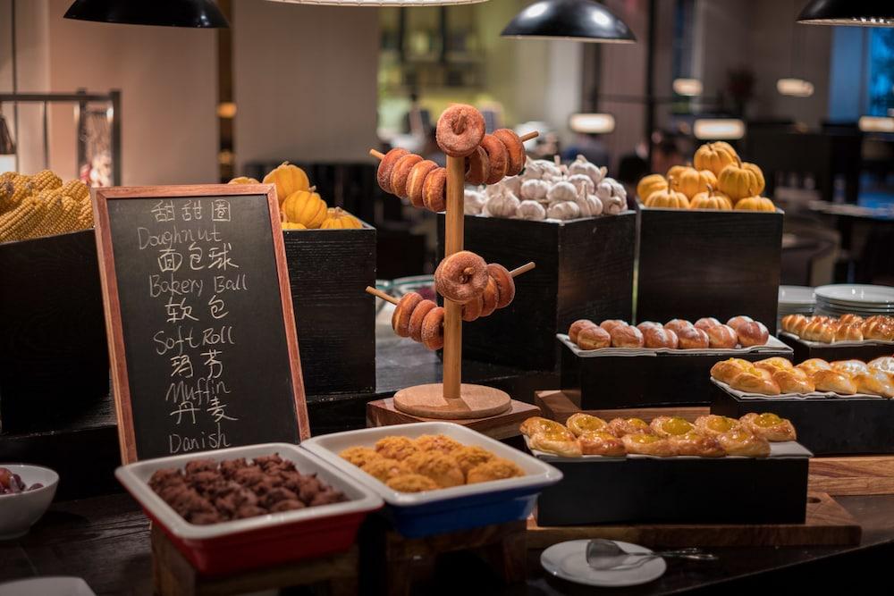 Hyatt Regency Wuhan Optics Valley Экстерьер фото