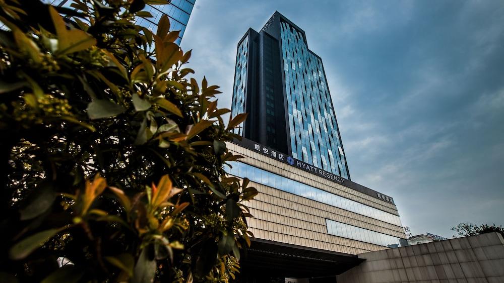 Hyatt Regency Wuhan Optics Valley Экстерьер фото