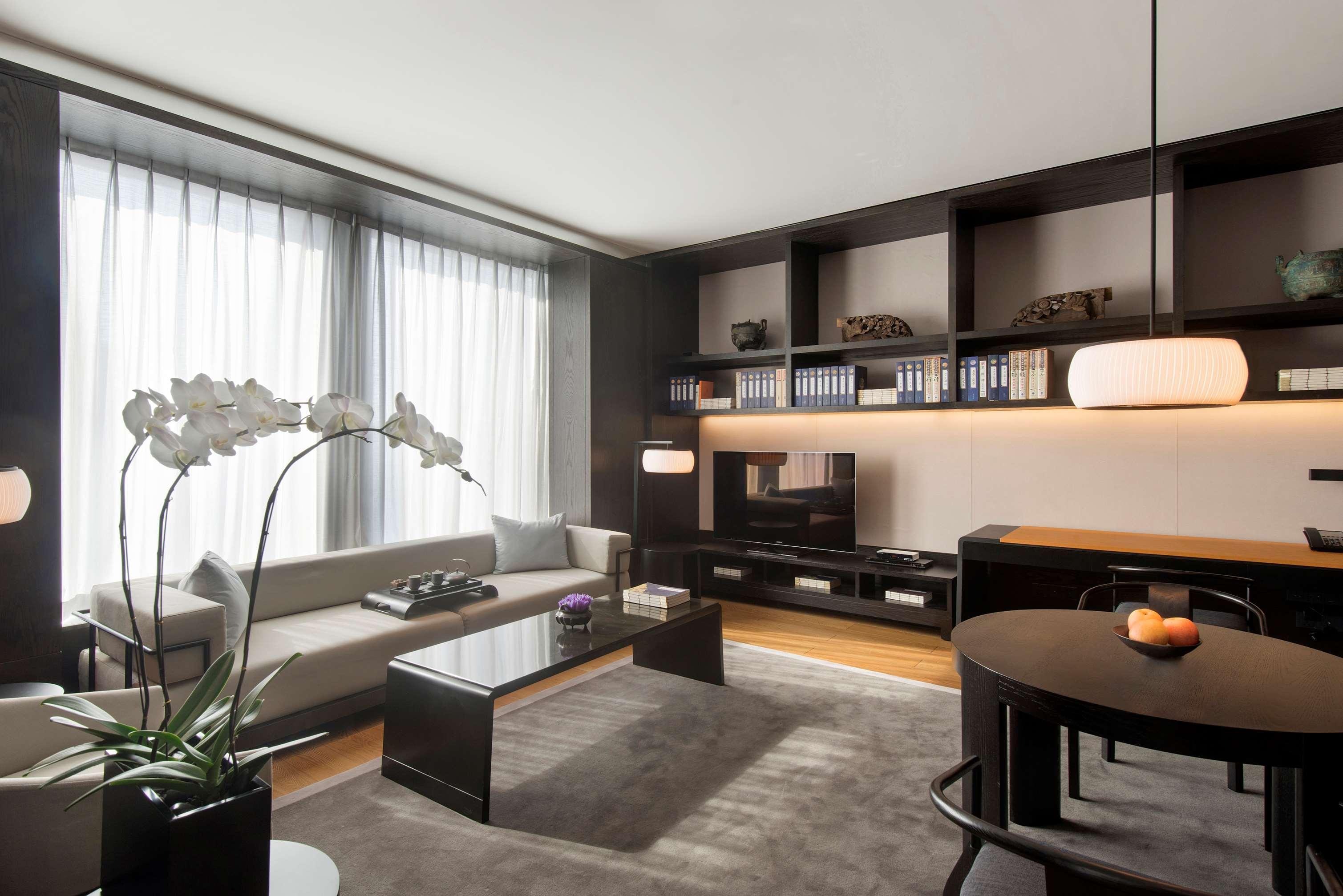Hyatt Regency Wuhan Optics Valley Экстерьер фото