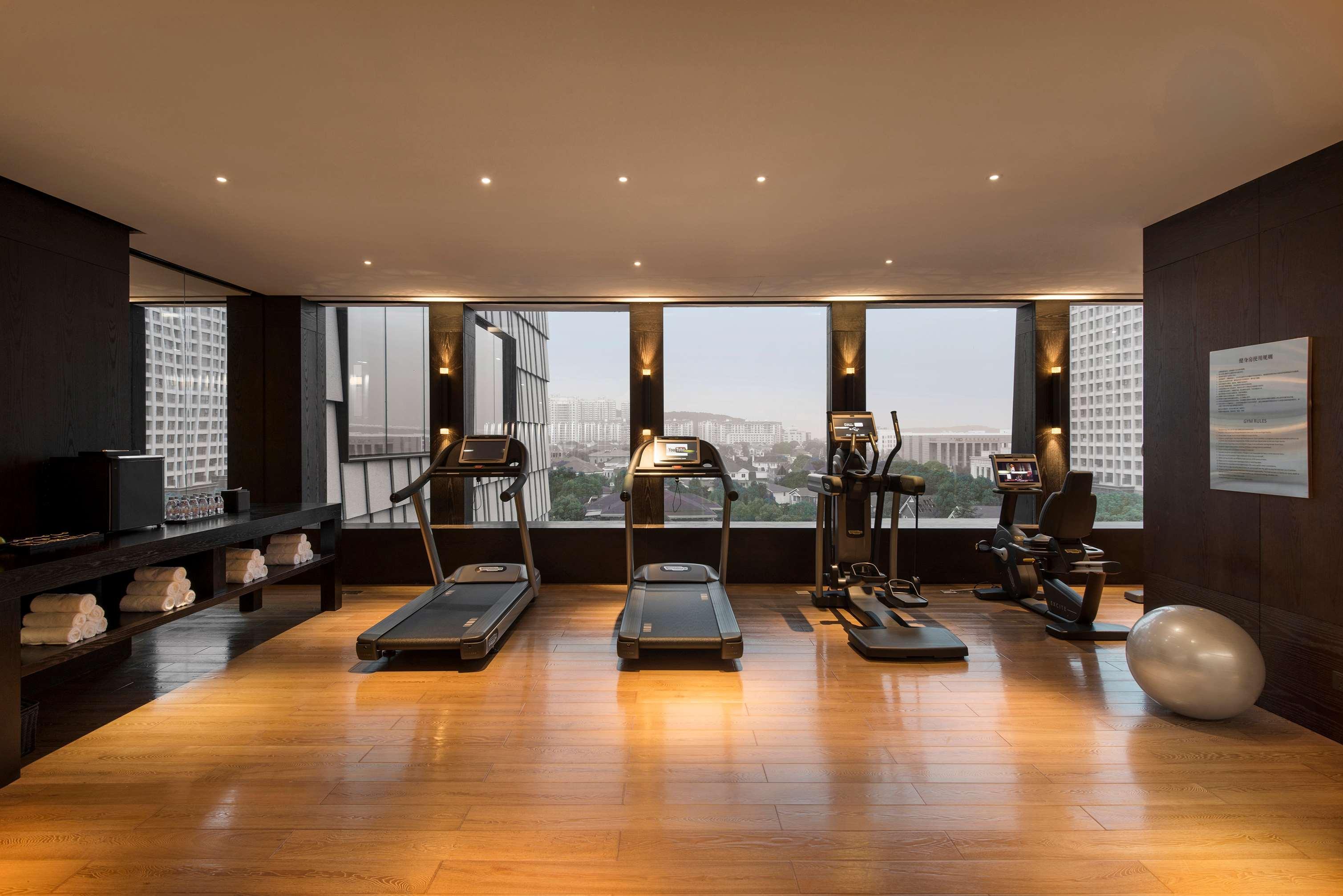 Hyatt Regency Wuhan Optics Valley Экстерьер фото