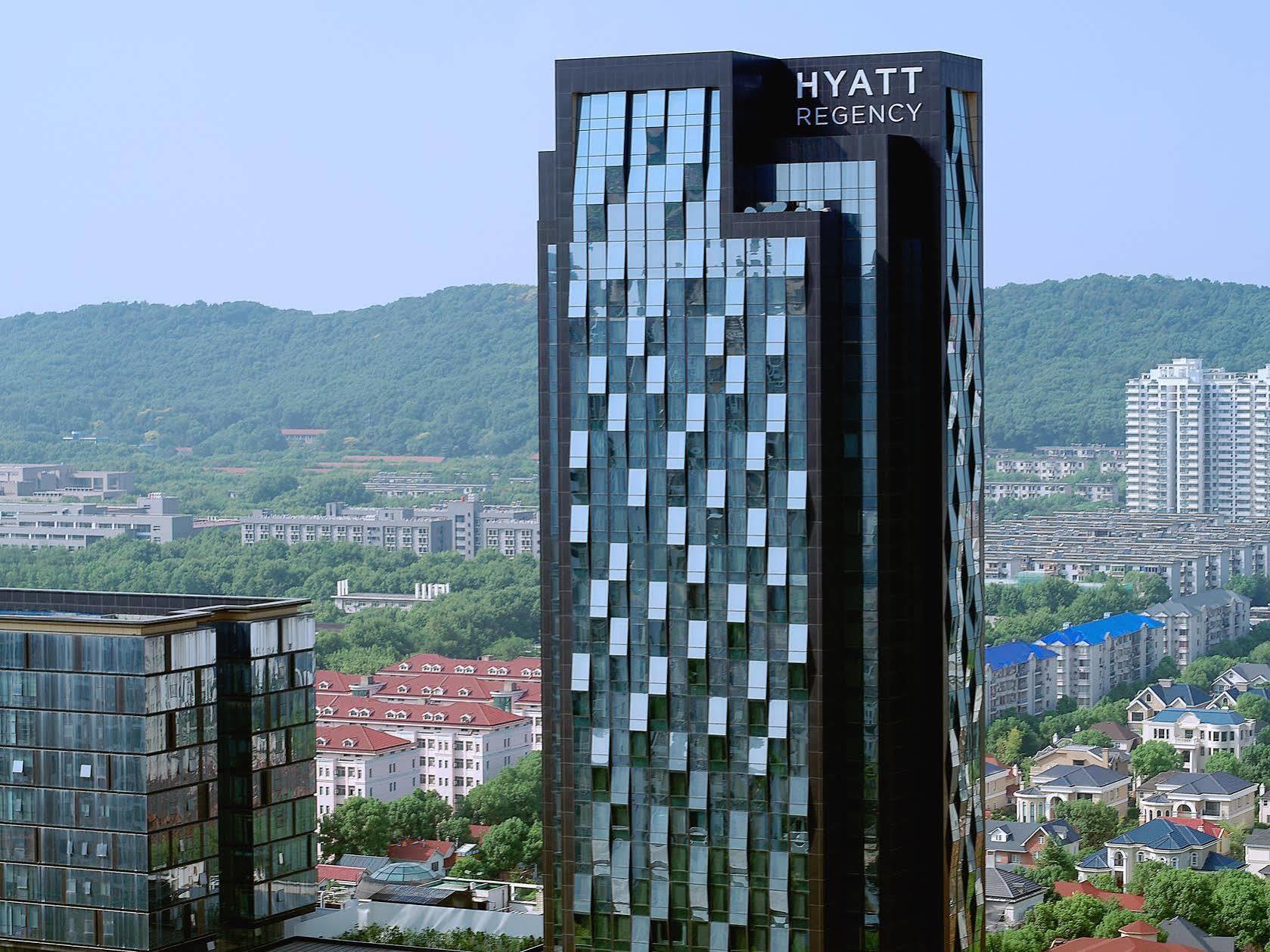 Hyatt Regency Wuhan Optics Valley Экстерьер фото