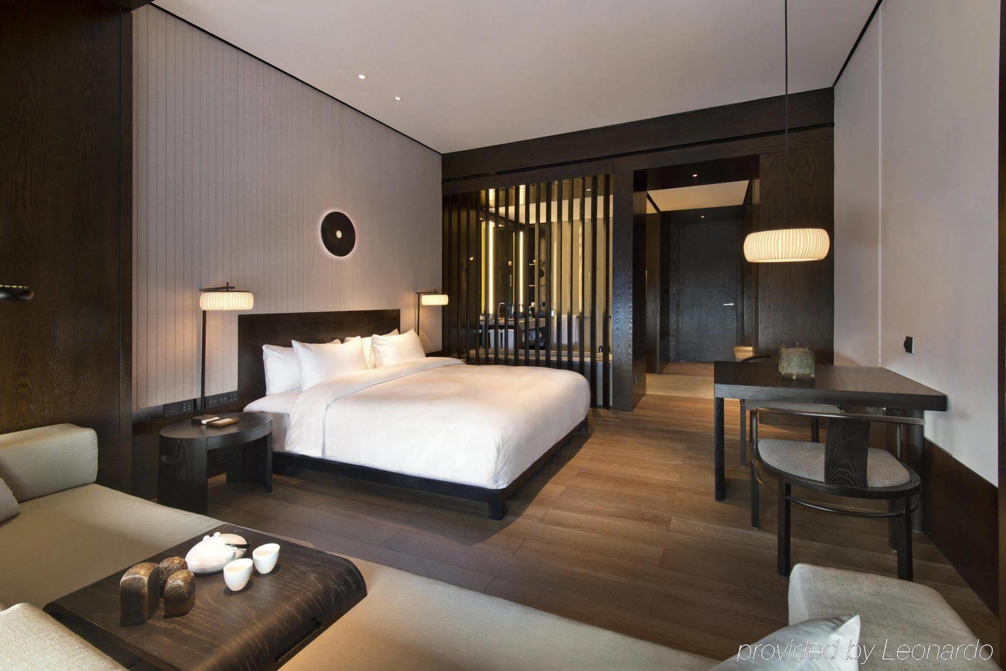 Hyatt Regency Wuhan Optics Valley Экстерьер фото