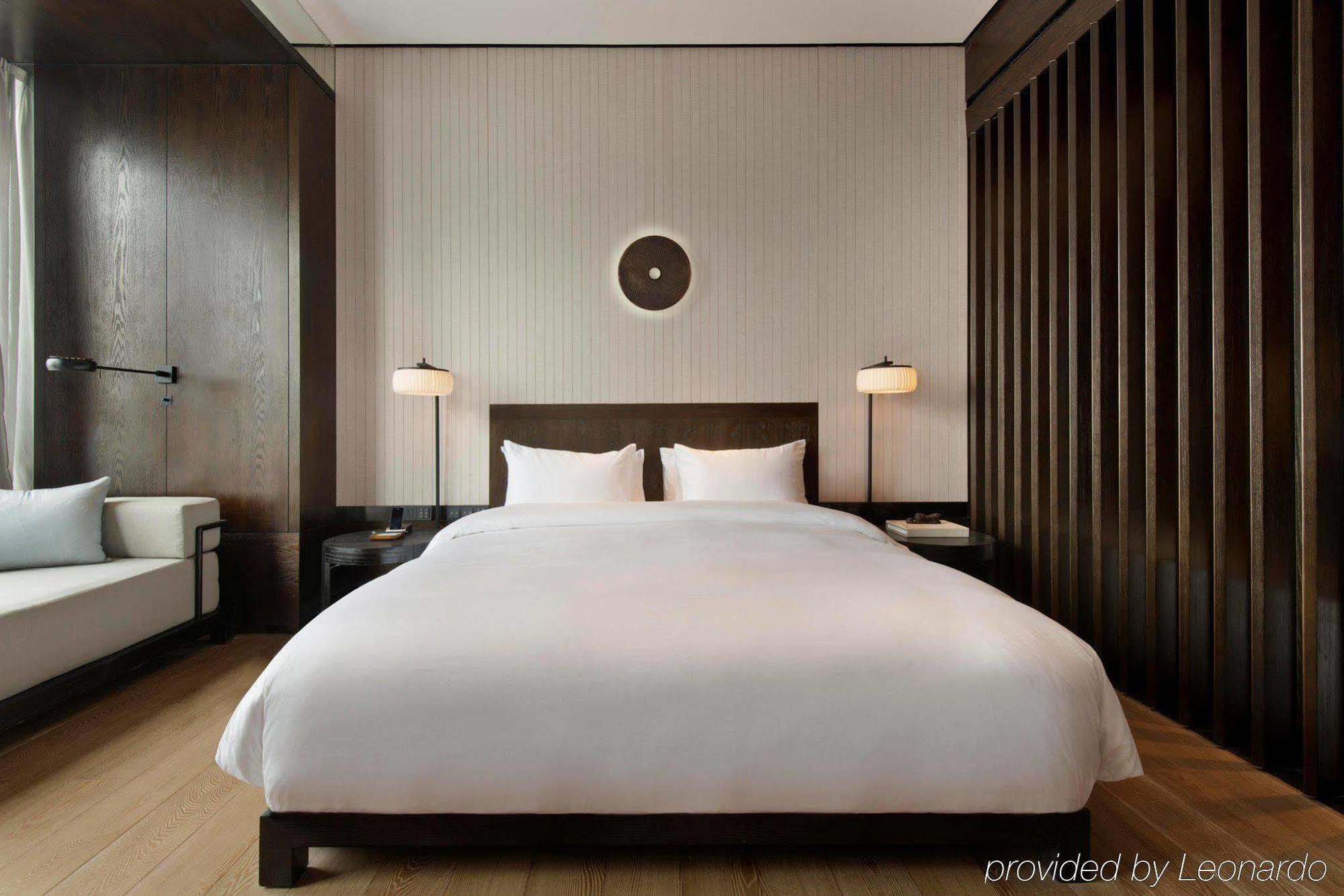 Hyatt Regency Wuhan Optics Valley Экстерьер фото