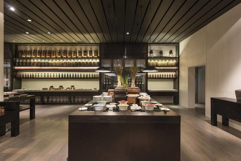 Hyatt Regency Wuhan Optics Valley Экстерьер фото