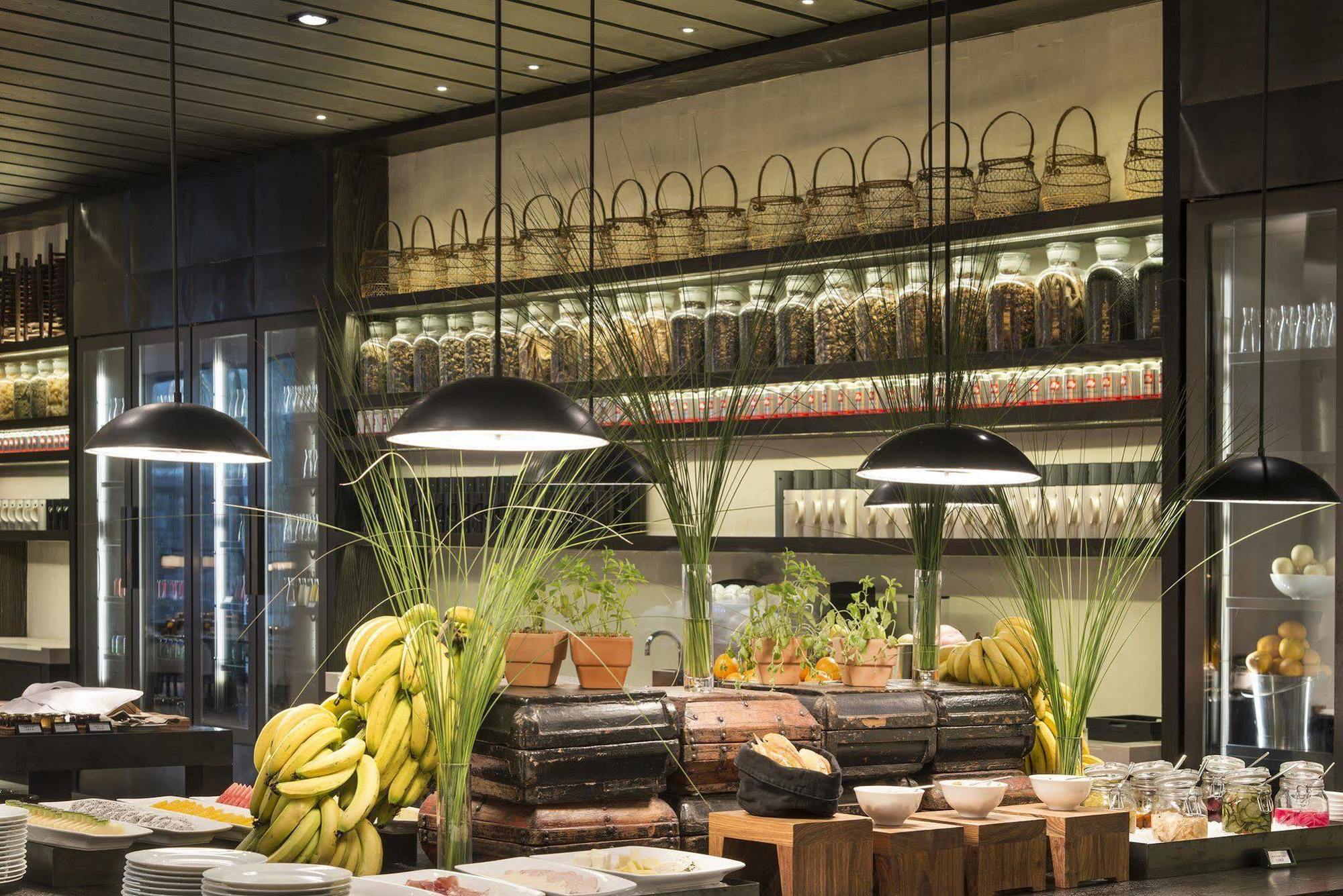 Hyatt Regency Wuhan Optics Valley Экстерьер фото