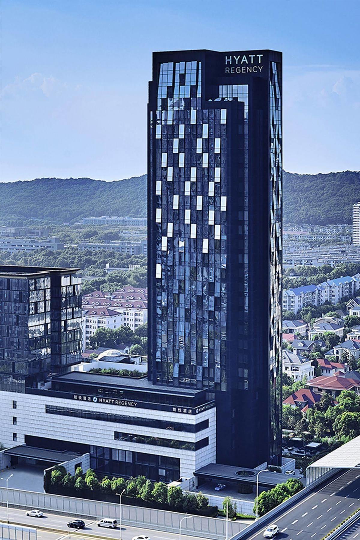 Hyatt Regency Wuhan Optics Valley Экстерьер фото