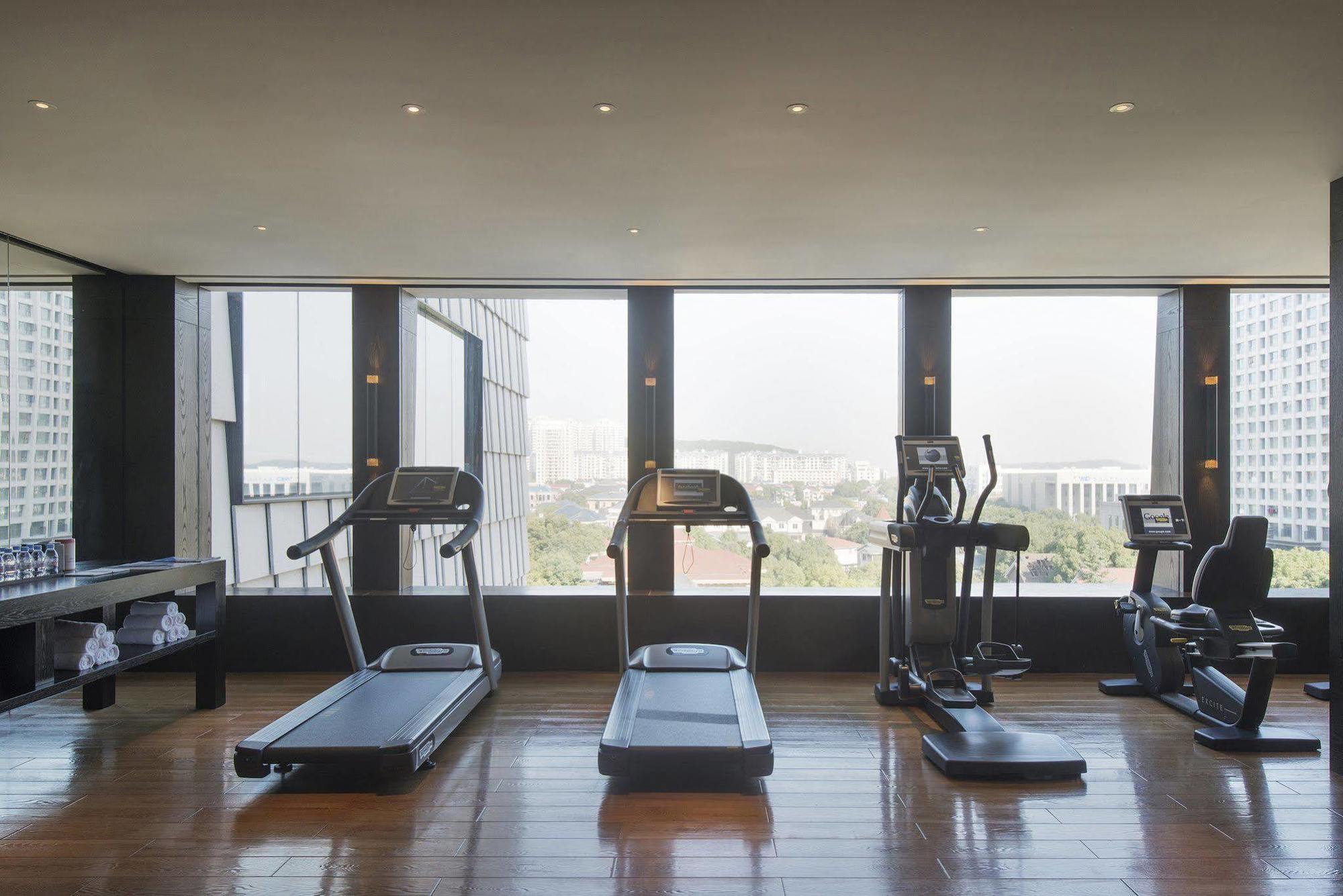 Hyatt Regency Wuhan Optics Valley Экстерьер фото