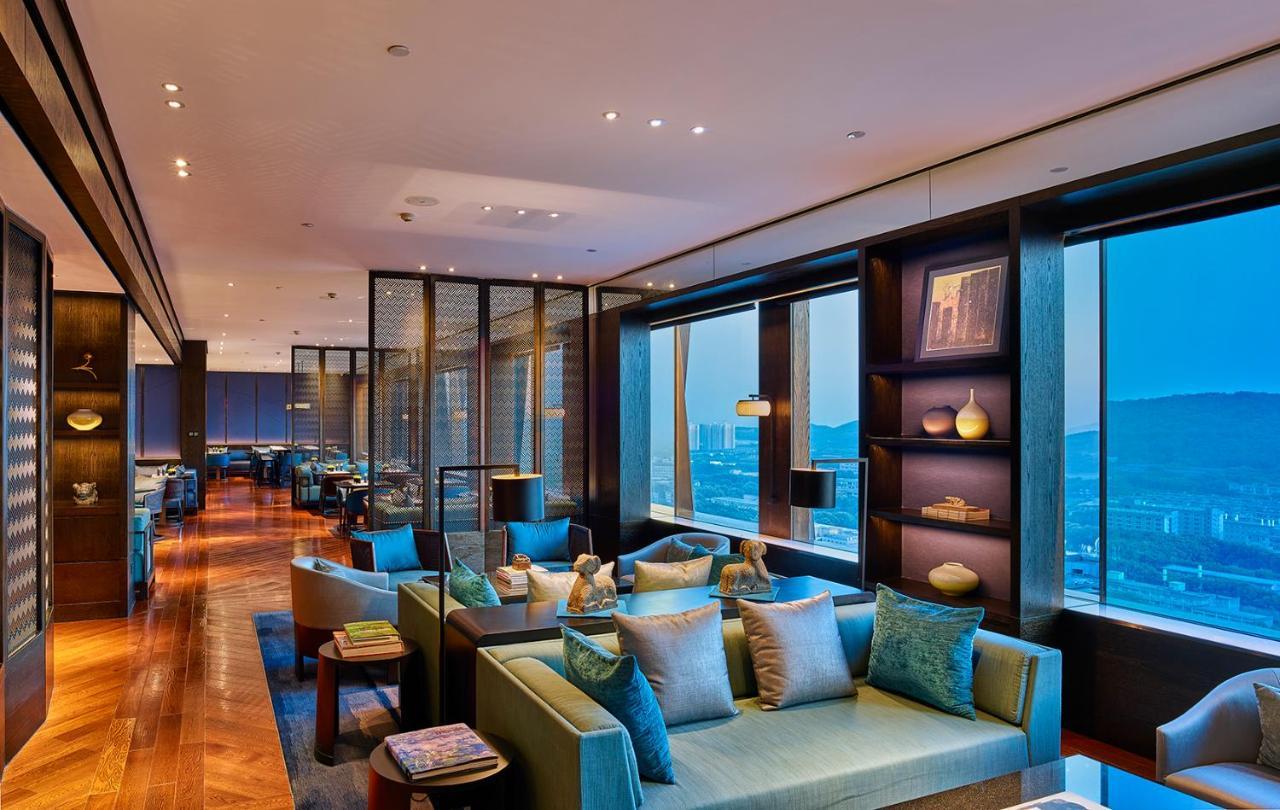 Hyatt Regency Wuhan Optics Valley Экстерьер фото