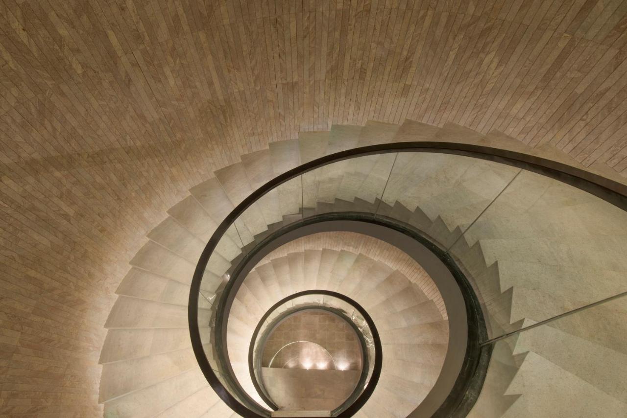 Hyatt Regency Wuhan Optics Valley Экстерьер фото