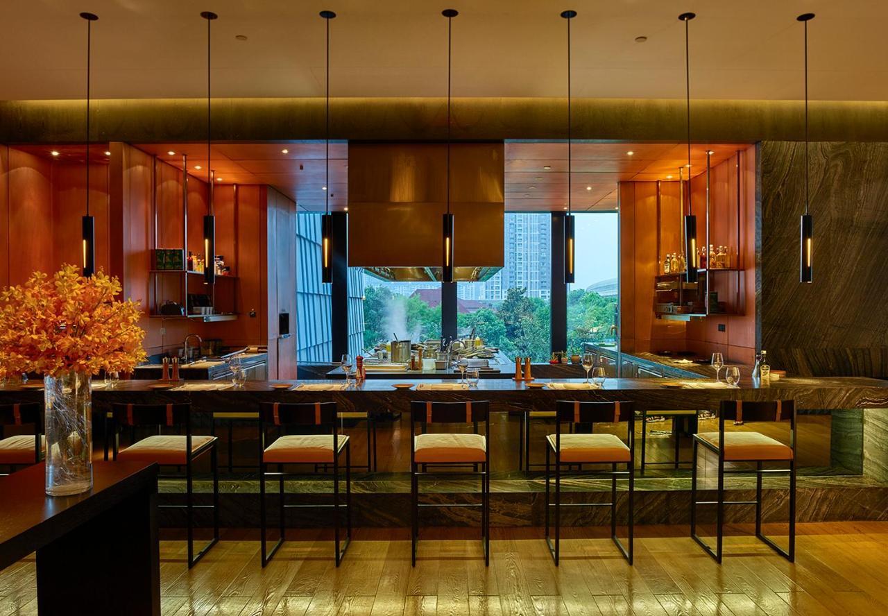 Hyatt Regency Wuhan Optics Valley Экстерьер фото